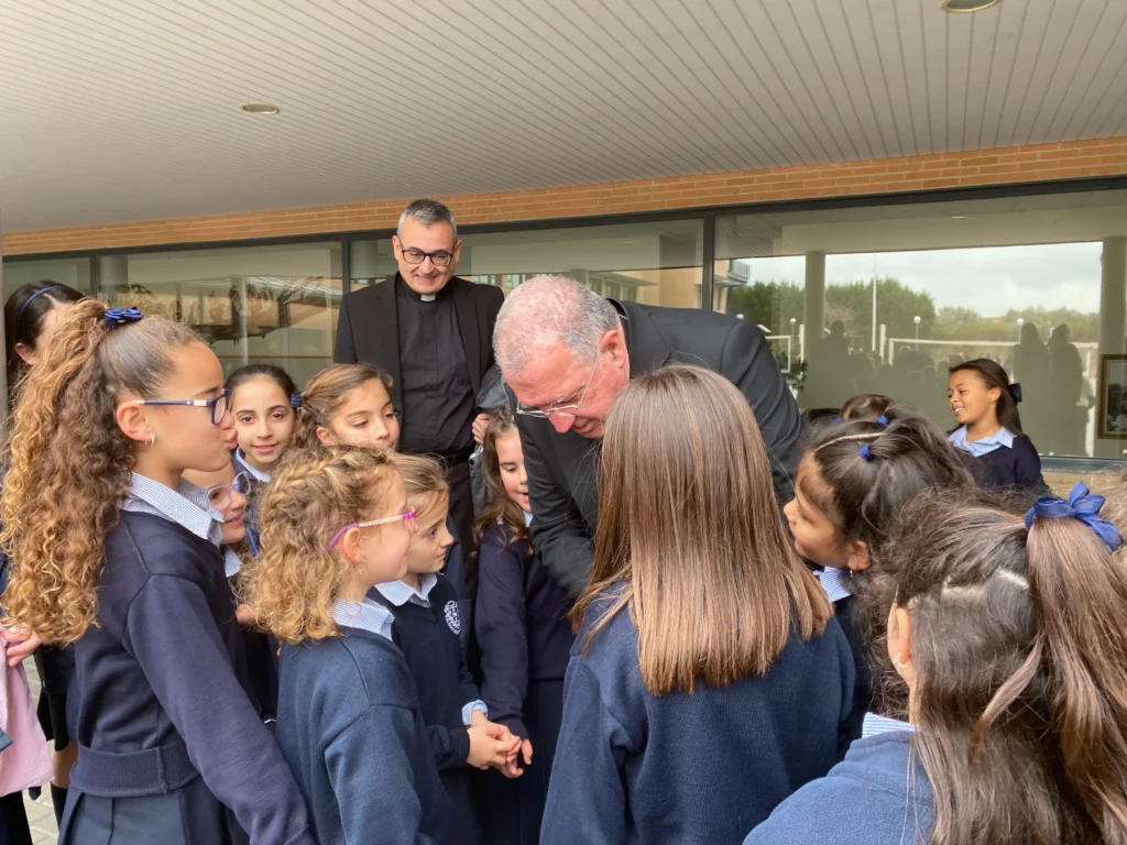 Visita Pastoral de don Ginés al Colegio